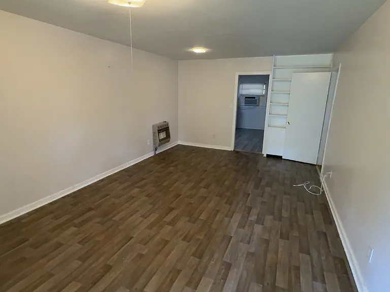 3970 Council Cir — Photo 3