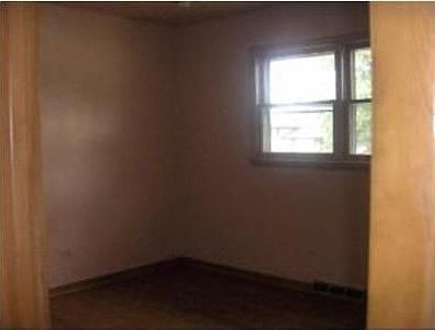 5th image of 16132 Prairie Ave