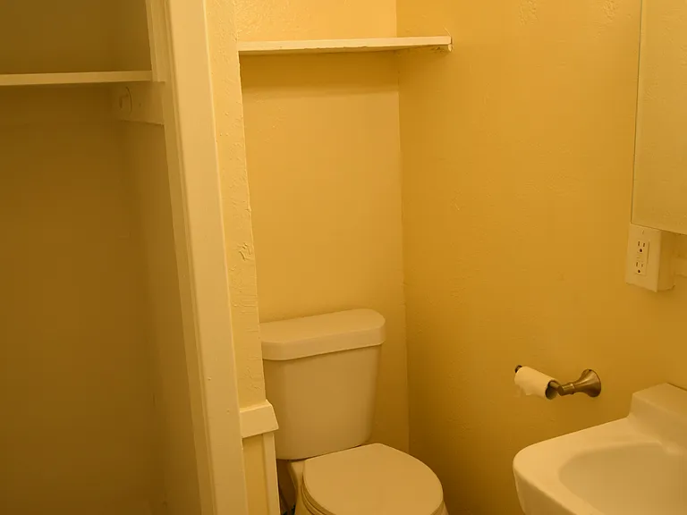 5016 Texoma Pkwy #F — Photo 6