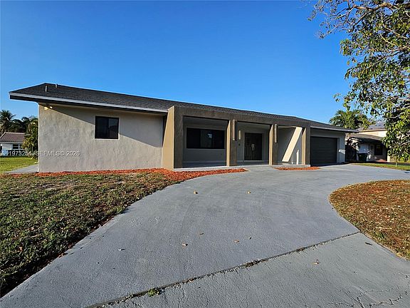 5th image of 11761 NW 27th Ct