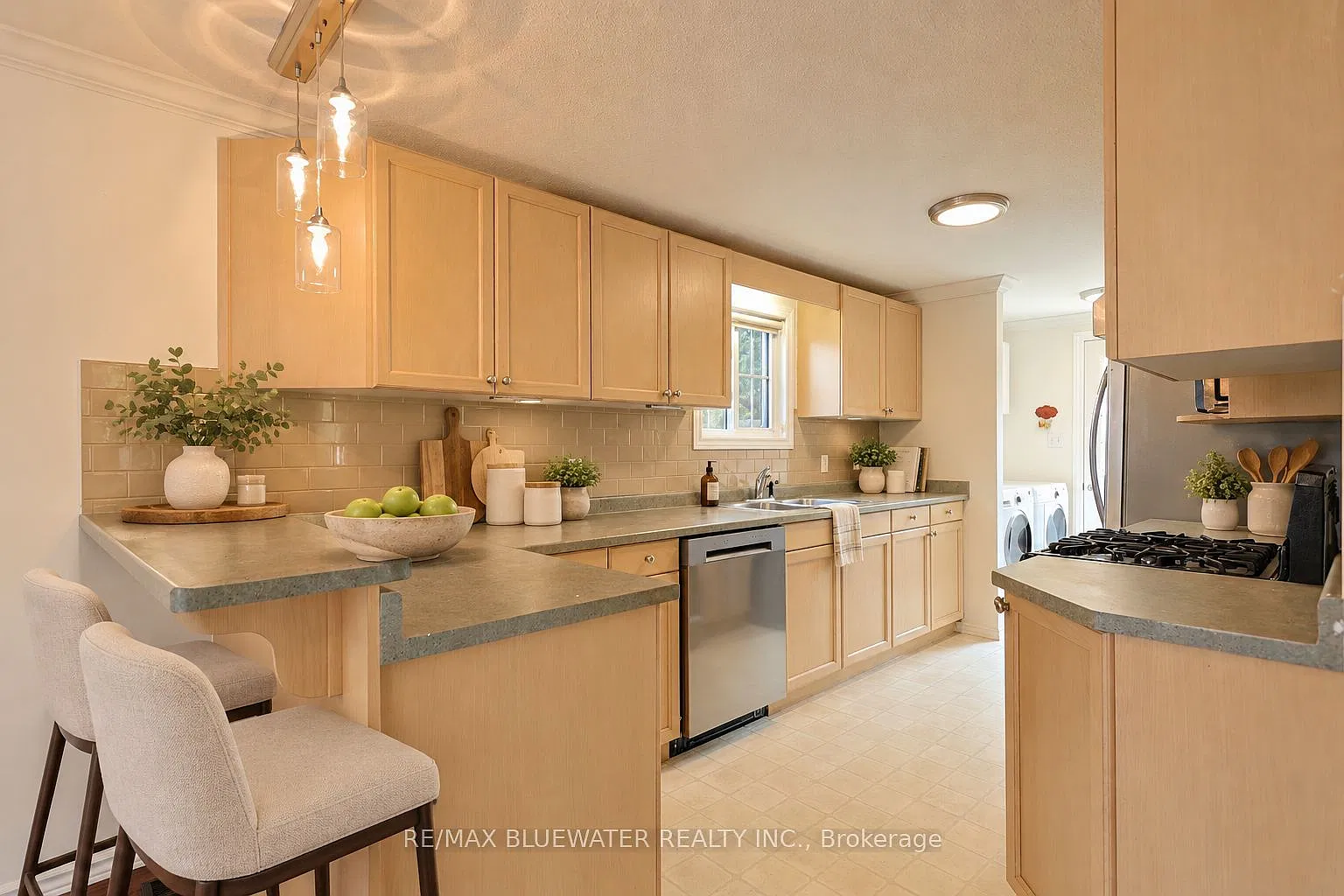 2 bed, $2,200 — Photo 3