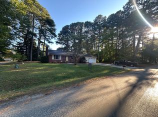 1745 Azalea Point Rd, Gloucester Point, VA 23061