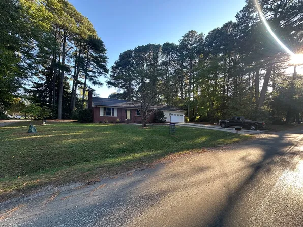 1745 Azalea Point Rd, Gloucester Point, VA 23061