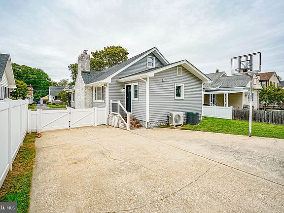 5th image of 436 Peach St