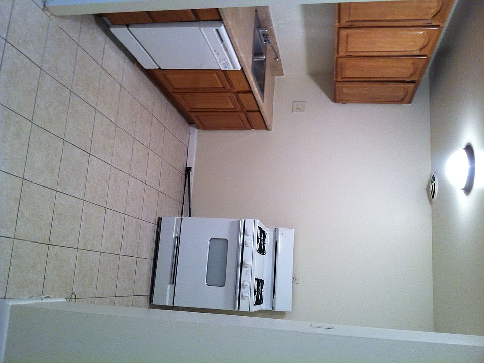2nd image of 8629 Frankford Ave