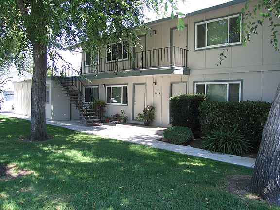 3rd image of 5744 Via Monte Dr APT C