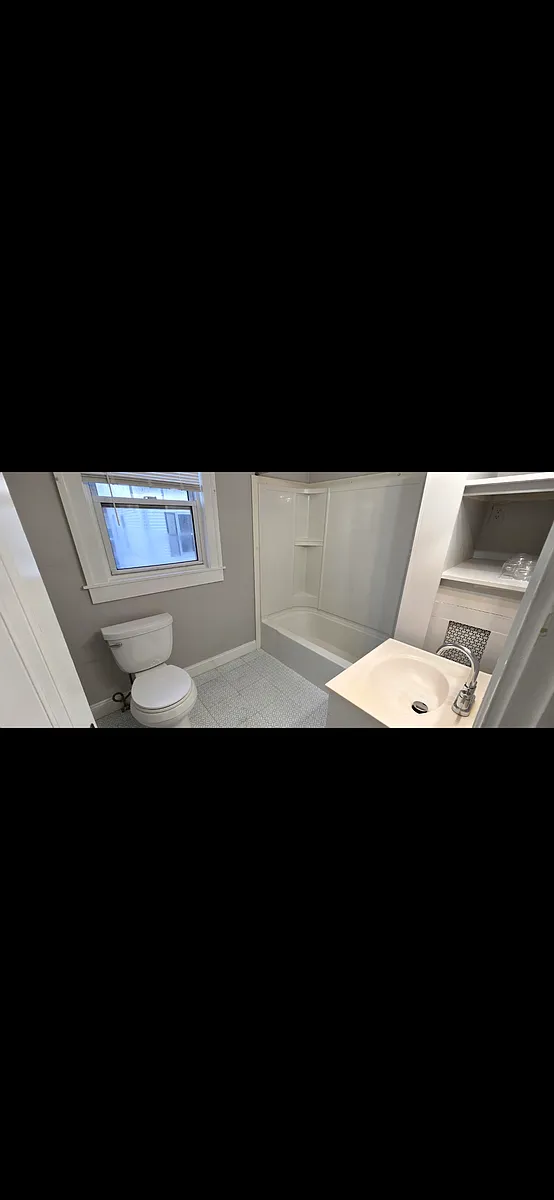 Building Photo - 33 Harbor St #2R