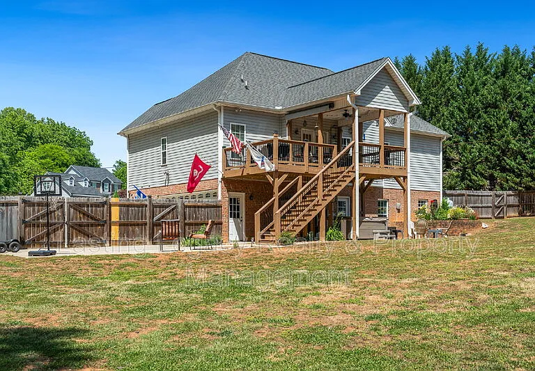 187 Marbrook Dr — Photo 39