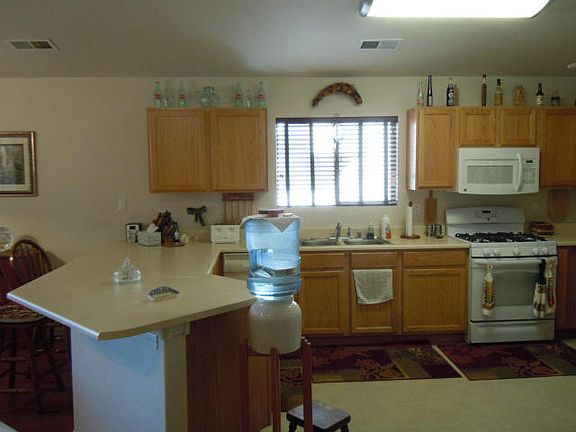 3rd image of 10401 Calle Dichoso Ct NW