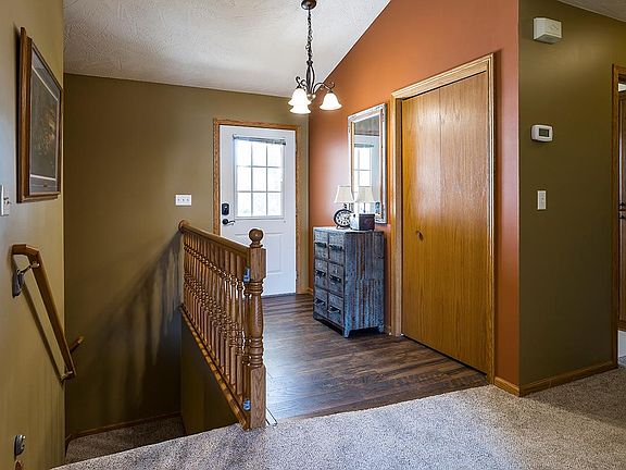 3rd image of 616 Butler Dr