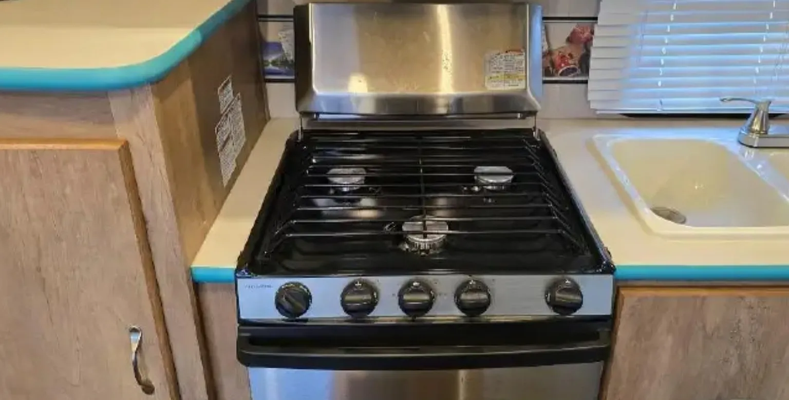 2019 MBS Gulf Stream Vintage RV — Photo 2