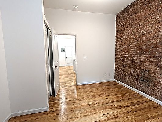 4th image of 224 E 85th St APT 1D