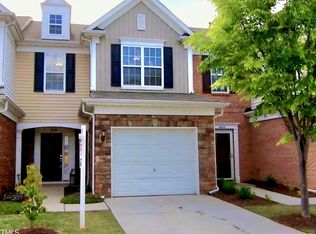 8329 Pilots View Dr, Raleigh, NC 27617