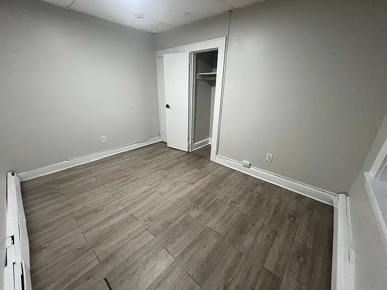 545 E 38th St #10 — Photo 5