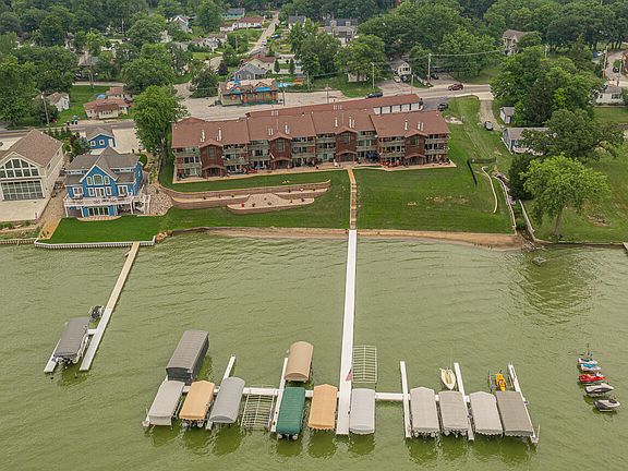 4th image of 8121 Lake Shore Dr APT 3