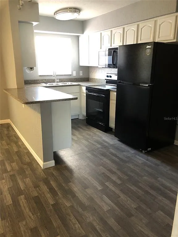 1 bed, 1.0 bath, 573 sqft, $1,600 — Photo 3