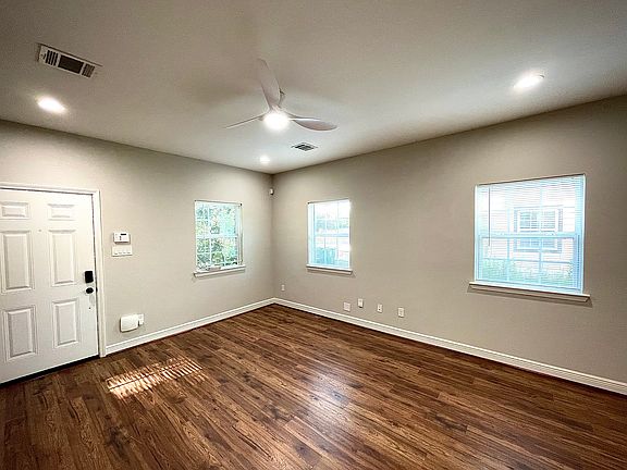 2nd image of 5011 Mallow St #5011B