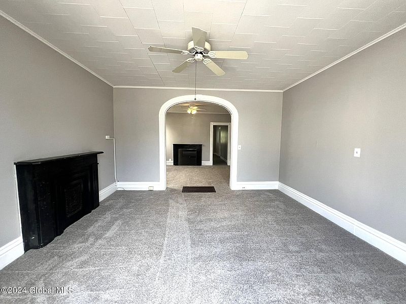 4th image of 806 19th Street