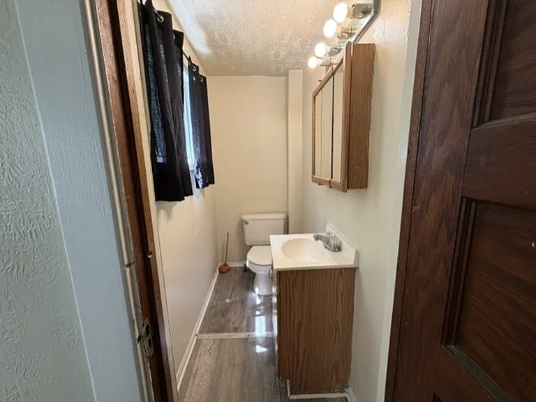 768 Beardsley St — Photo 7