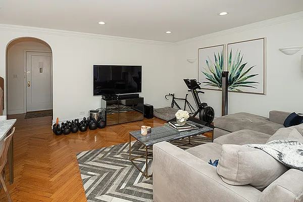 Rented by Rita S Citrin, LREB | media 30