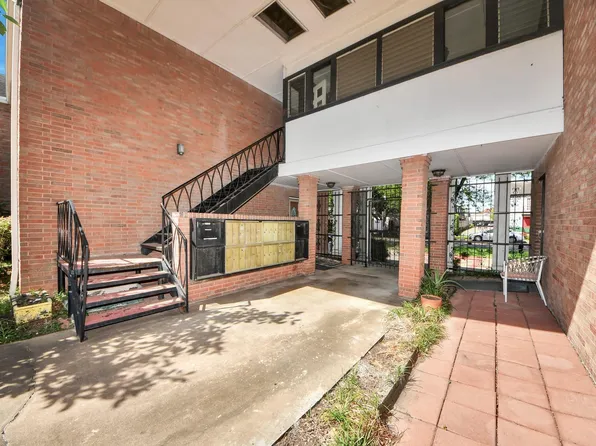 2711 Briarhurst Dr APT 18, Houston, TX 77057