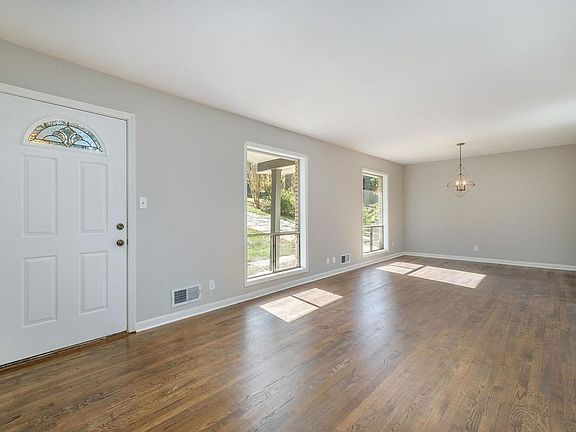4th image of 4238 Smithsonia Ct