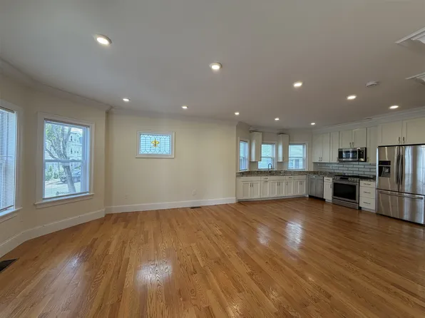 67 Newton St, Somerville, MA