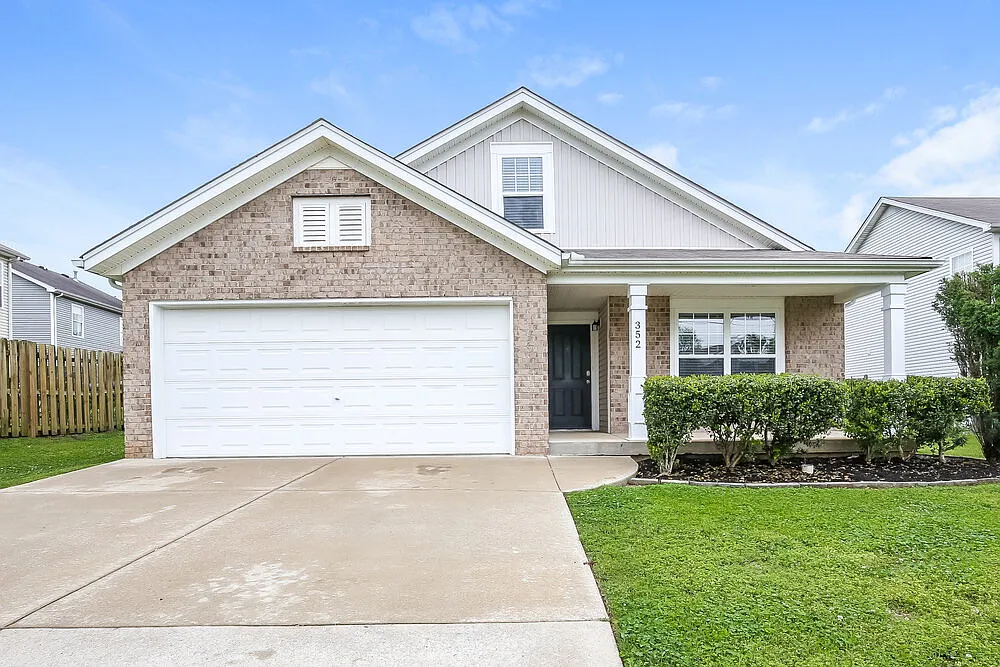 3 bed, 2.0 bath, 1748 sqft, $2,350 — Photo 1