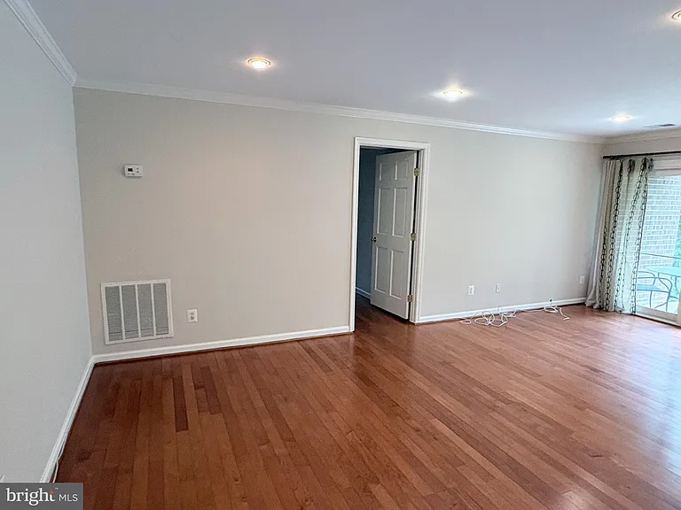 5817 Edson Ln #T-2 — Photo 15