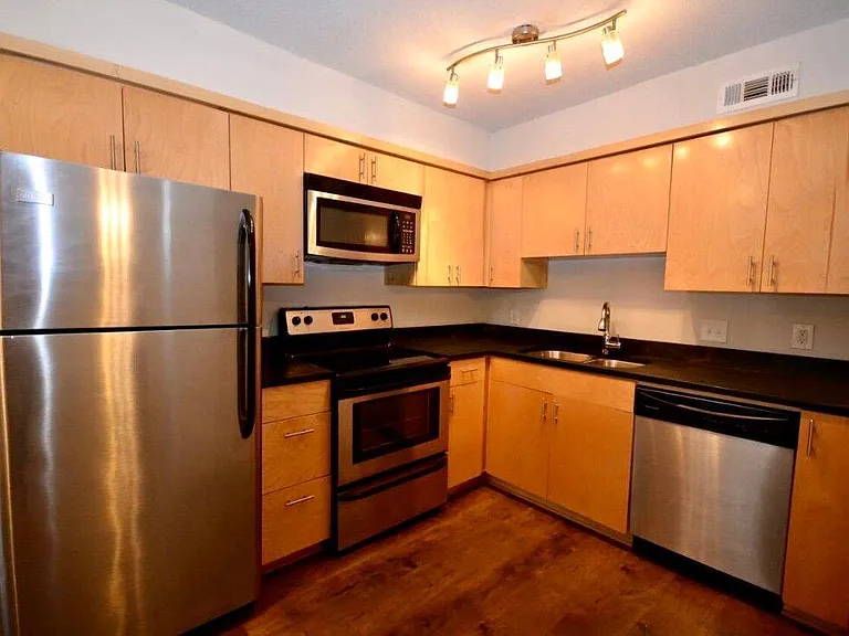 922 W Hughes St #2 — Photo 2