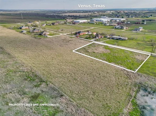 1106 Pakse St, Venus, TX 76084