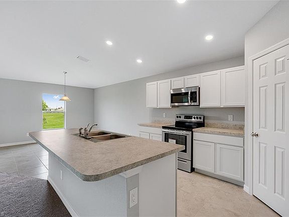 3rd image of 4141 NE 8th Pl
