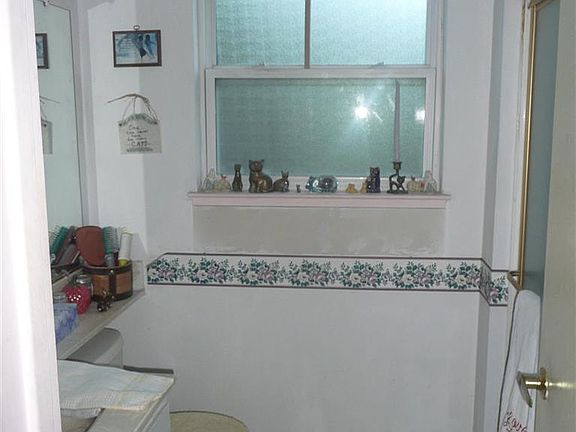 5th image of 7667 Velaga Ct
