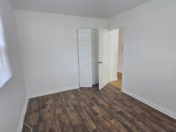 5th image of 2412 W Arlington Ct