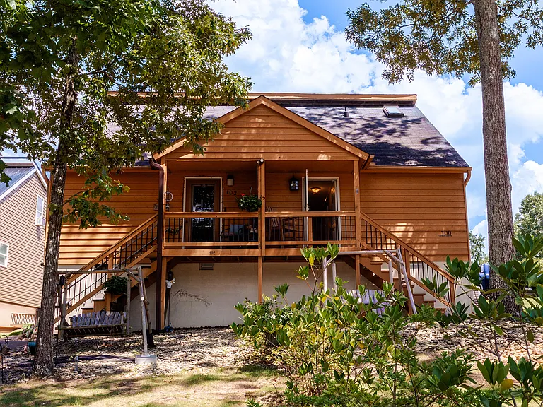 100 Harbor Dr — Photo 16
