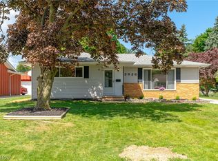 3926 Spencer Rd, Rocky River, OH 44116