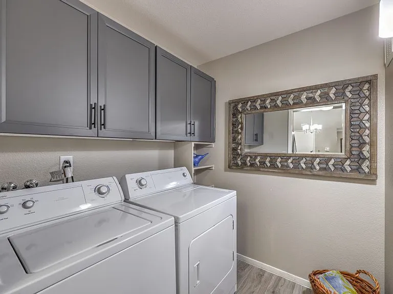 1290 W Horizon Ridge Pkwy — Photo 22