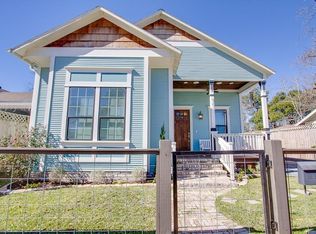 907 Walton St, Houston, TX 77009