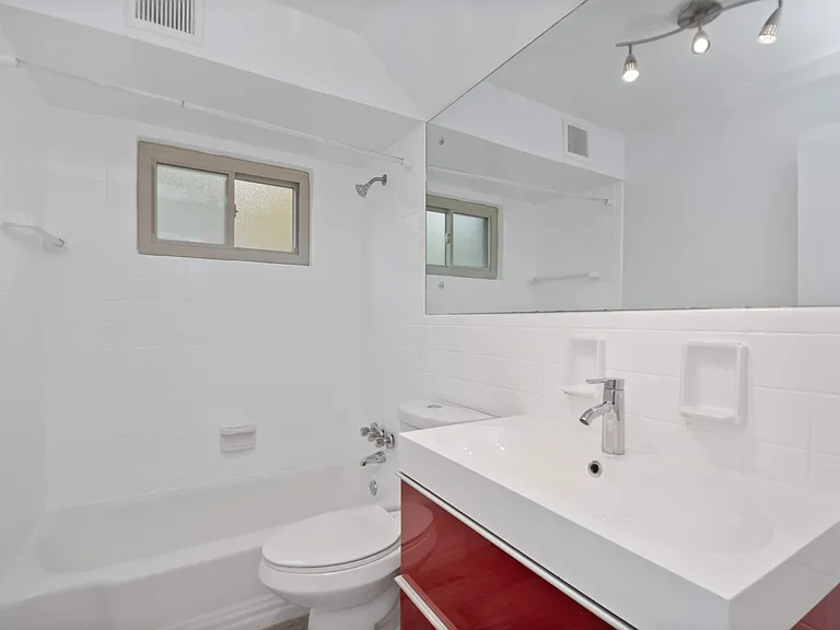 2821 Griffiths Ave — Photo 13