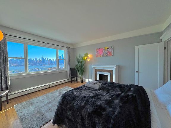 3rd image of 961 Boulevard E #4