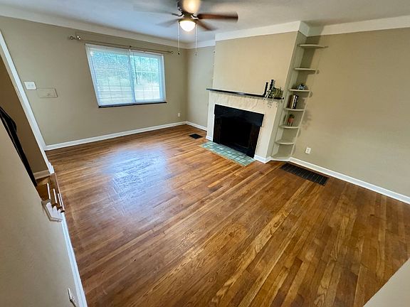 3rd image of 1684-1690 Northwest Blvd #1686NW