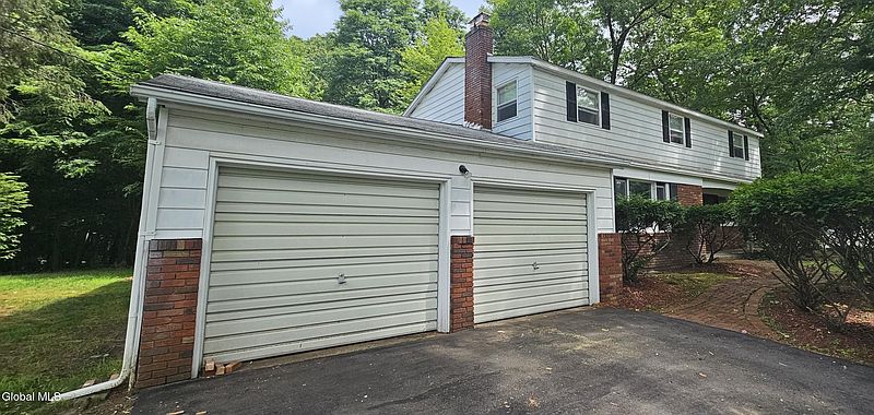2nd image of 3 Southwood Drive