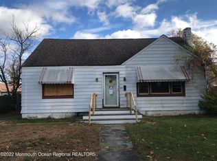 59 Chingarora Ave, Keyport, NJ 07735