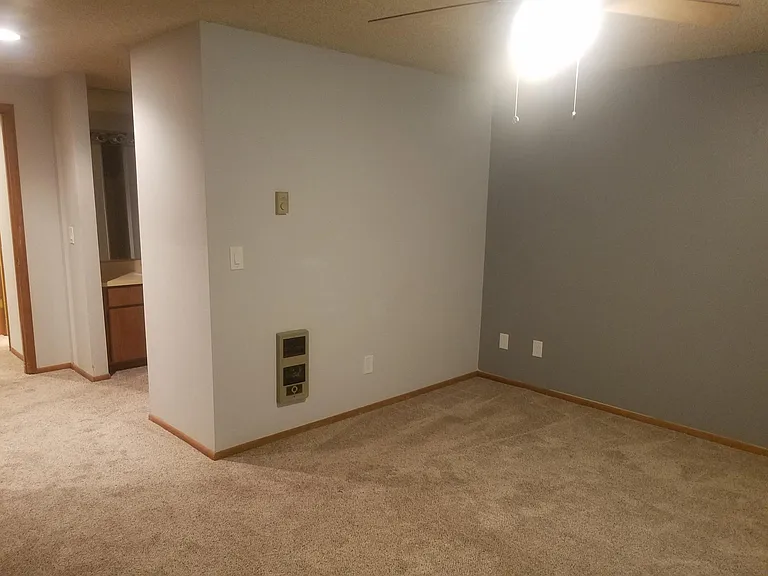 Master Bedroom - Master Bathroom Entrance