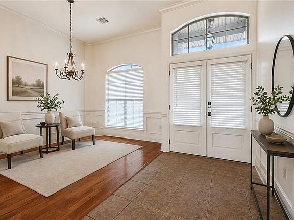 2nd image of 205 Summer Place Cv