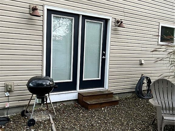 4th image of 4940 Golfview Dr
