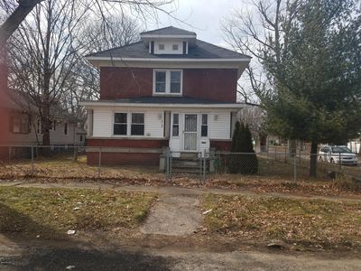 808 McAllister Ave, Benton Harbor, MI, 49022