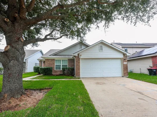 16526 Eaglewood Shadows Dr, Sugar Land, TX 77498