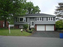Home for Sale in Colonie, New York $240,000