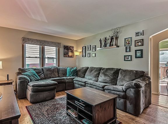 4th image of 18021 Oakley Ave